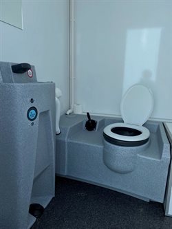 2 X VIP toiletvogn med tank